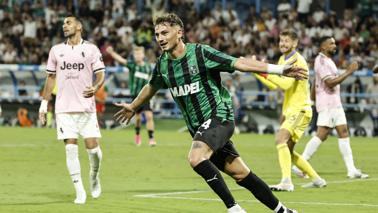 Sassuolo-Juventus 3-2: Adzic gela i bianconeri all'ultimo respiro