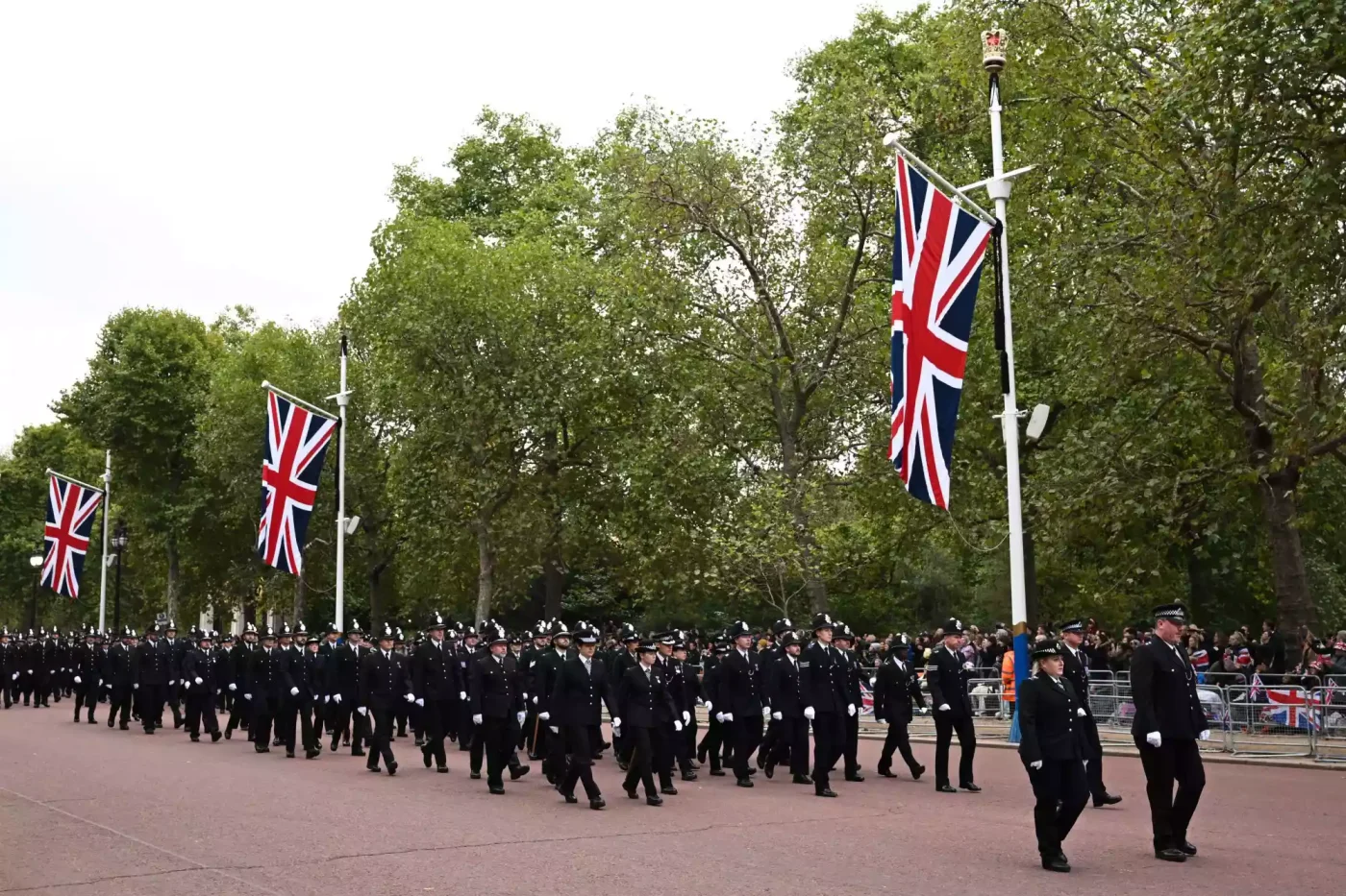 September 19, 2022, London, United Kingdom: Police officers prepare on The Mall in London on September 19, 2022, ahead of the State Funeral Service of Britain