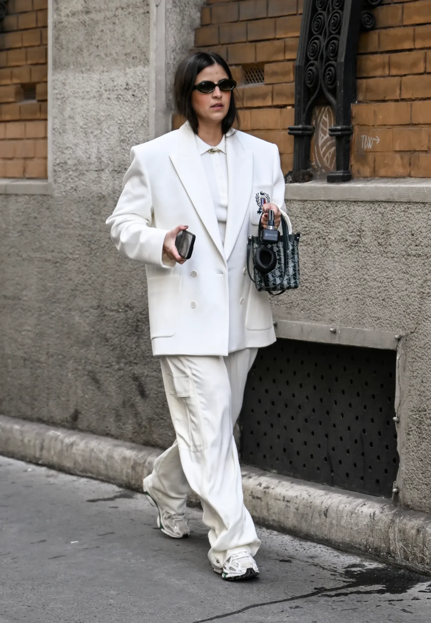 sneakers da ufficio moda street style