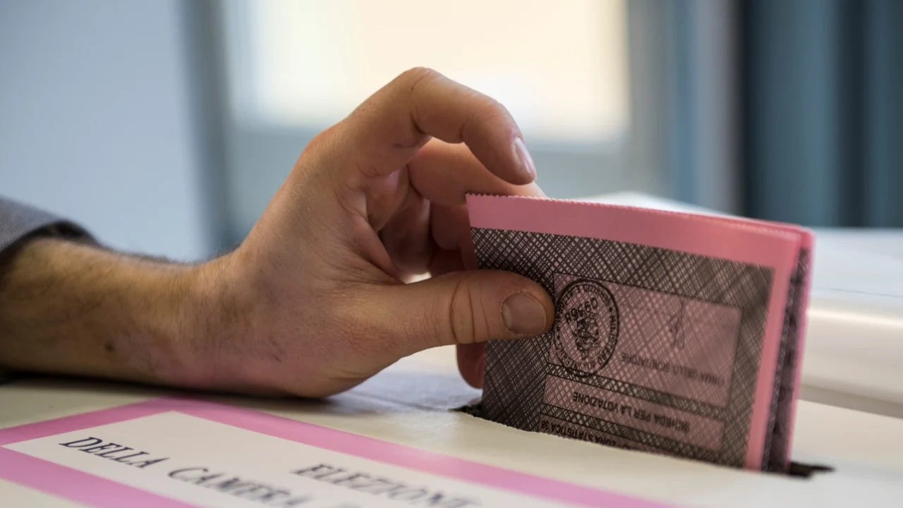 Sondaggi SWG, l’avanzata di Vannacci scuote il centrodestra: con lui la coalizione vola al 48,1%