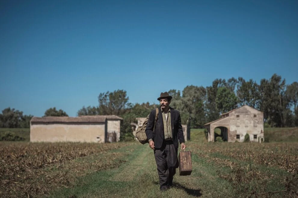 Stasera in TV: Giovannino Guareschi su Rai 1 e la novità Racconto di una notte su Canale 5