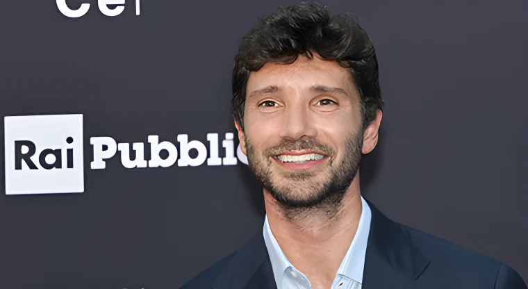 Stefano De Martino in studio