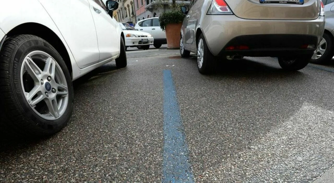 Strisce blu, addio ai 15 minuti fissi: la nuova tolleranza percentuale sul biglietto scaduto