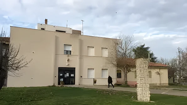 Terreni comunali ceduti a 971mila euro per il fotovoltaico: scontro totale sul disavanzo e la vertenza Sa Tuva