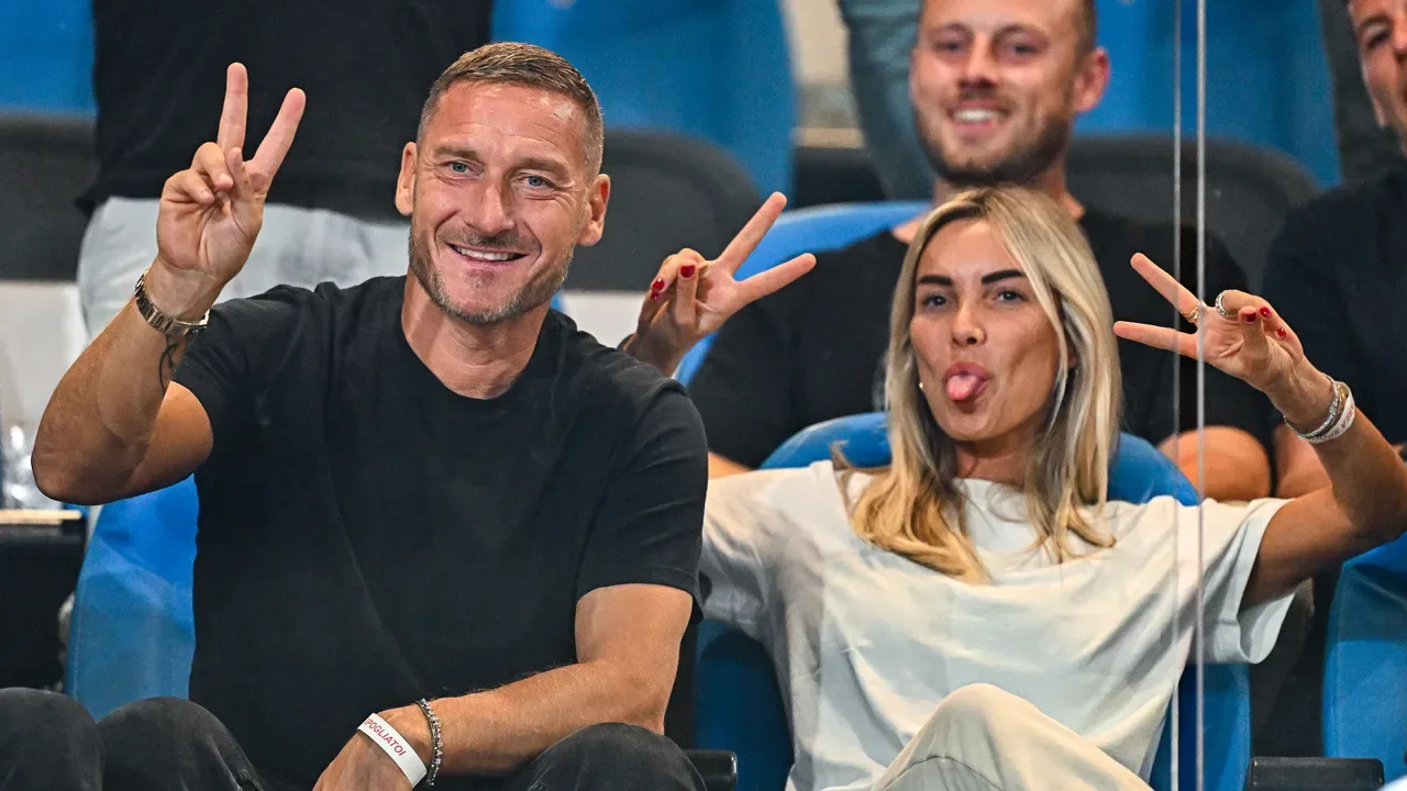Totti e Noemi Bocchi festeggiano 5 anni insieme mentre Ilary Blasi sposa Bastian Müller