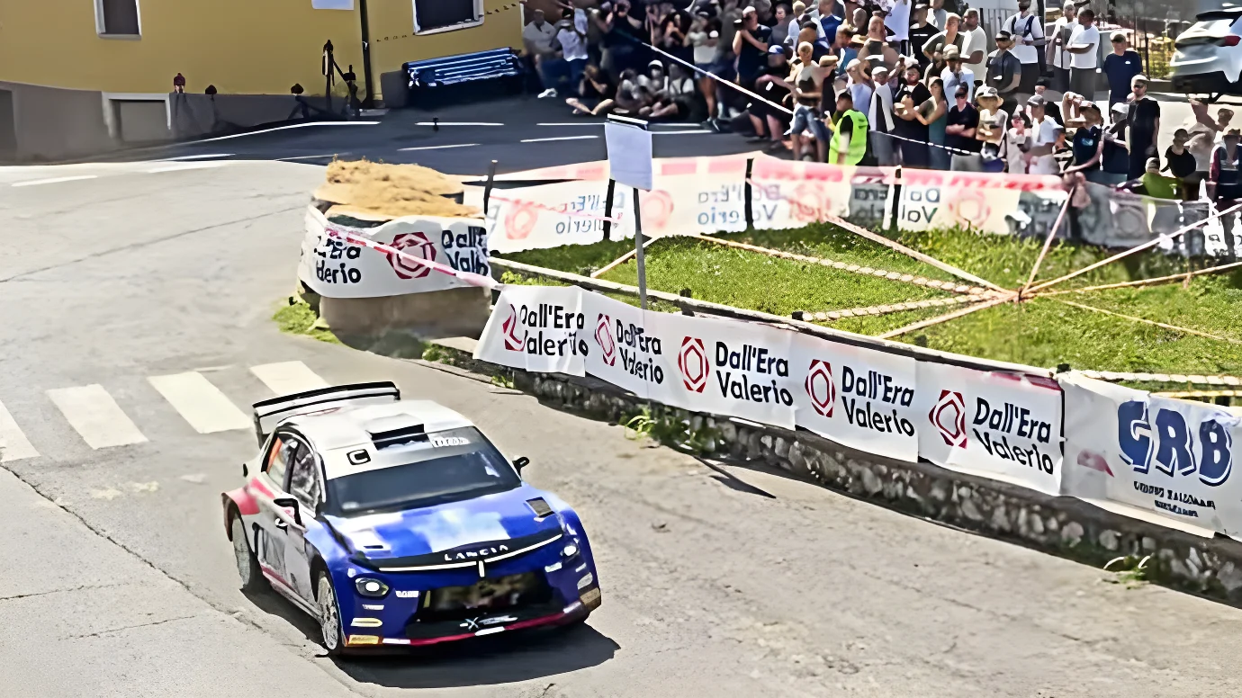 Tragedia al Rally della Val D’Aveto: auto esce di strada, morto copilota