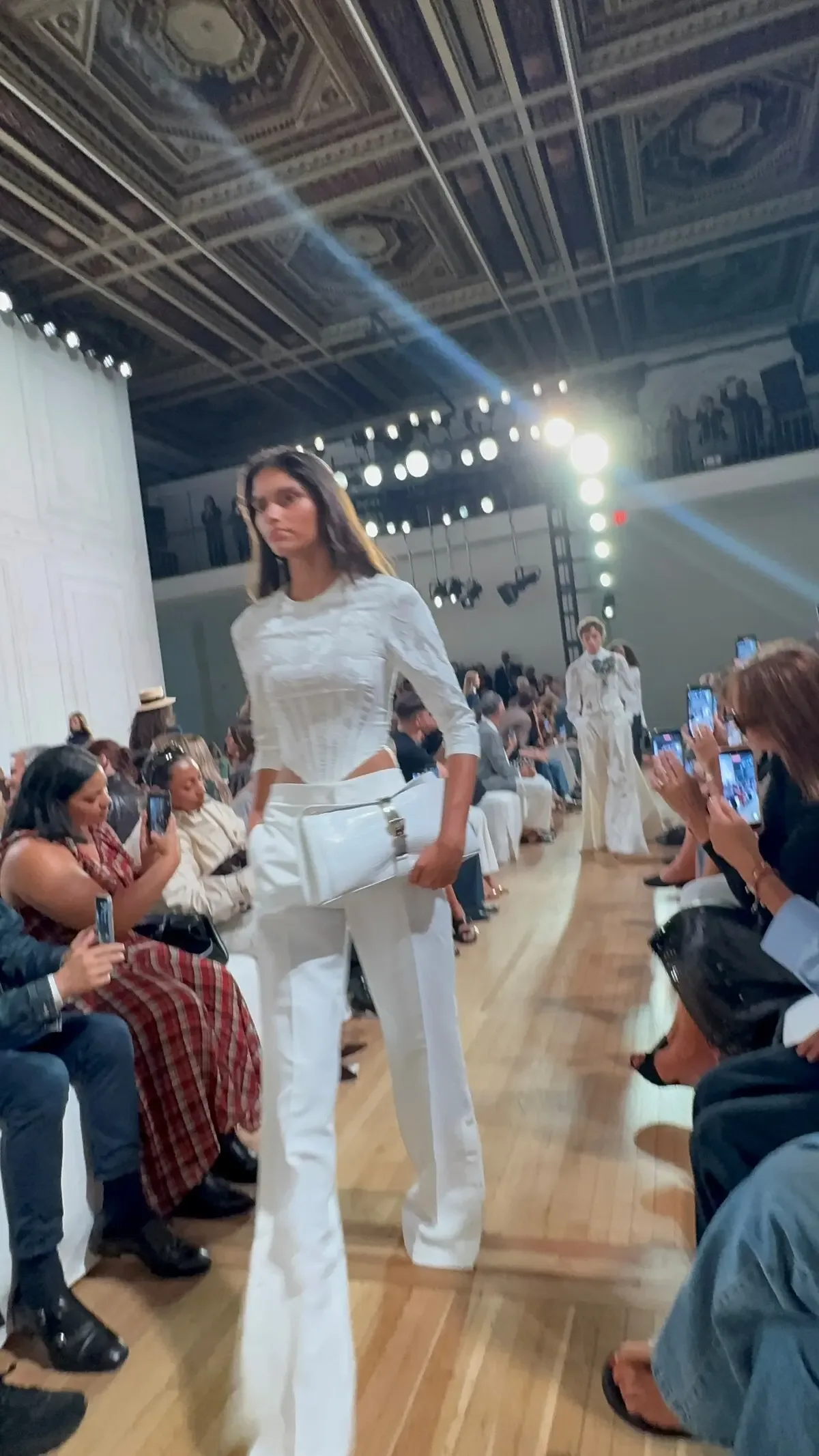 Un momento della sfilata Ralph Lauren spring-summer 2027 (foto Stefano Roncato)
