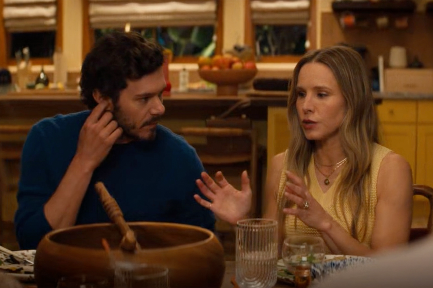 Adam Brody and Kristen Bell in the TV series