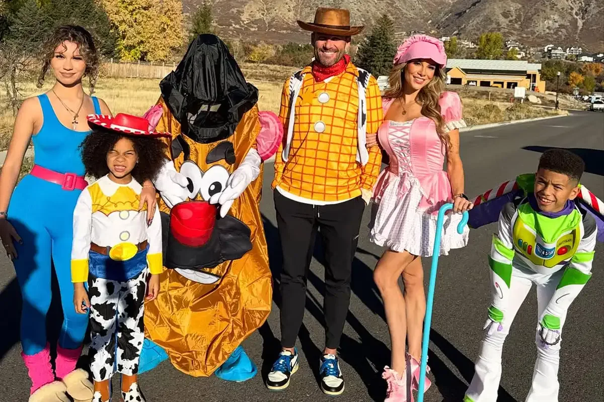 Allison Holker family Halloween costumes.