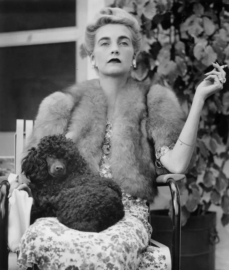 barbara hutton and poodle dog