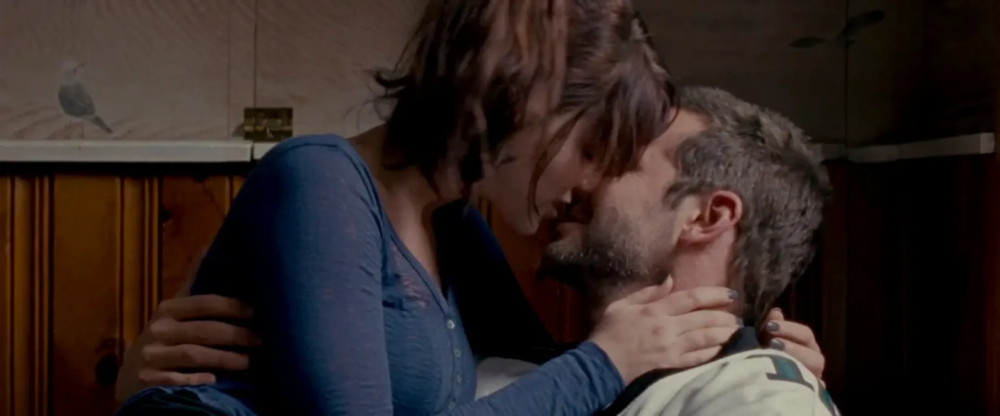 Bradley Cooper, Jennifer Lawrence in