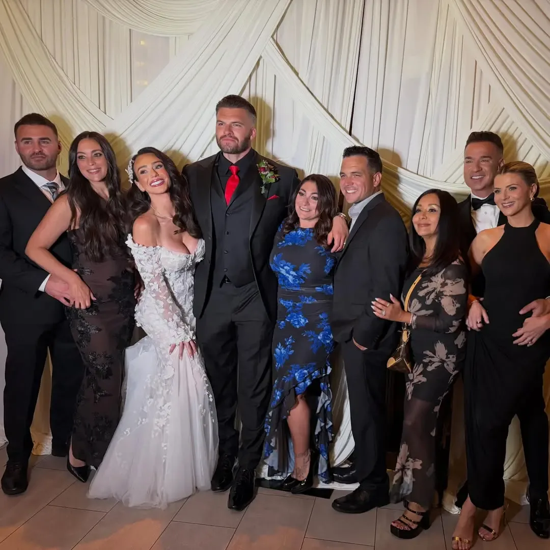 Cast members of