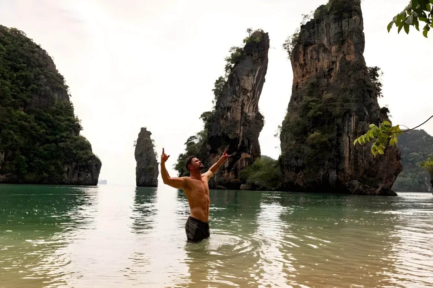 Chris Hemsworth topless in water