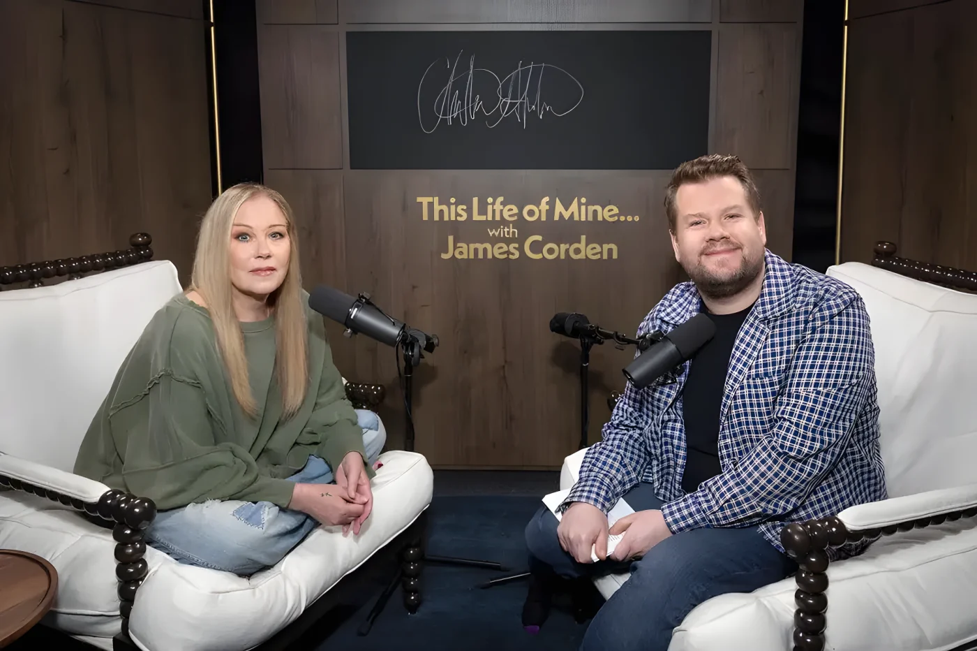 christina applegate microphone