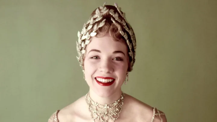 Before 'Mary Poppins': Rare Early Photos and the Untold Grind of Julie Andrews' Rise to Stardom