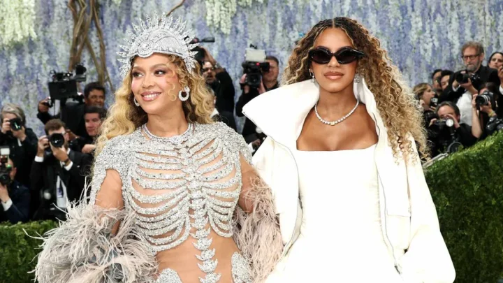 Blue Ivy Carter Stuns Fans by Towering Over Beyoncé and Tina Knowles in Rare Multi-Generational Family Photo