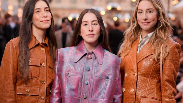 Este Haim Wants an On-Screen Sister Reunion—and She Is Calling Out Hollywood to Make It Happen