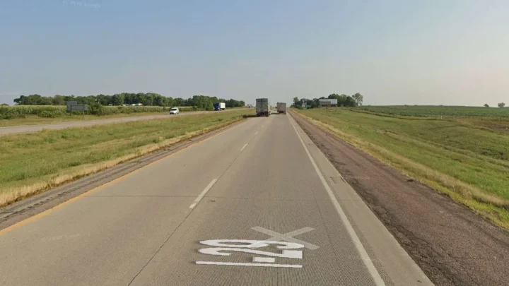 Four Dead After Wrong-Way Truck Collides Head-On with Minivan Carrying Students on Interstate 29 in South Dakota
