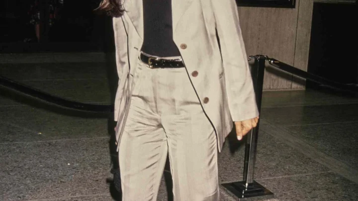 From Tragic Backseat Survivor to Primetime Royalty: Mariska Hargitay’s Untold 30-Year Transformation Before and Beyond Law & Order