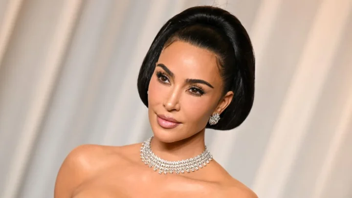 "I Can See Your Whole Life": Inside Kim Kardashian’s Emotional Final Moments With Dying Father Robert Kardashian and the Urgent Medical Battle That Followed