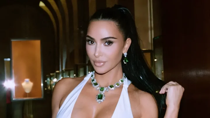 Inside Kim Kardashian’s Private Rome Shoot in Elizabeth Taylor’s Historic $6.1 Million Bvlgari Emerald Necklace
