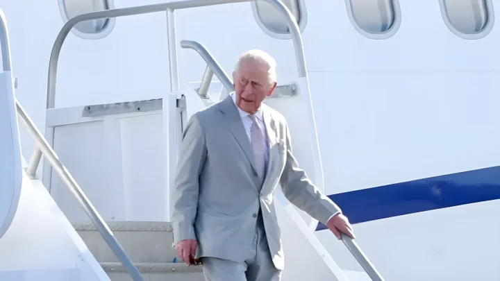 Inside King Charles’ £18,000 VIP Flight: Rare Cabin Photo Reveals What the Monarch Really Does at 30,000 Feet