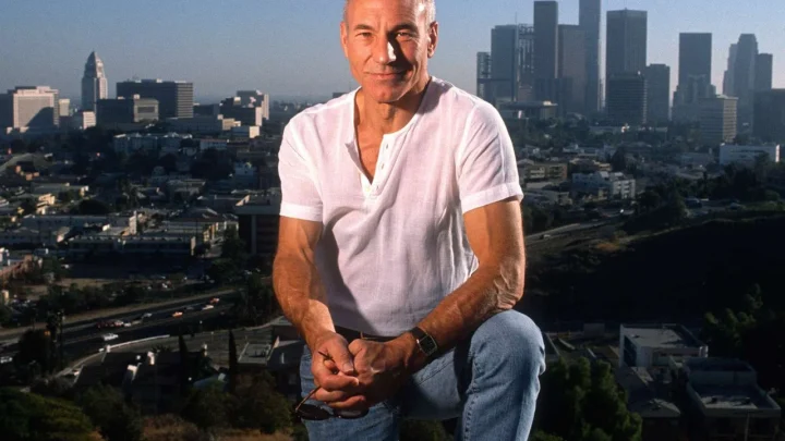 Inside Patrick Stewart’s Remarkable 60-Year Journey: From Childhood Poverty to Global Sci-Fi Icon
