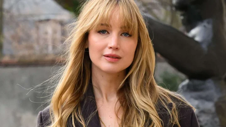 Jennifer Lawrence Solved the Bulky Layering Dilemma in NYC With Sleek Duster Coats: Here Are 10 Layer-Friendly Alternatives Starting at Just $36