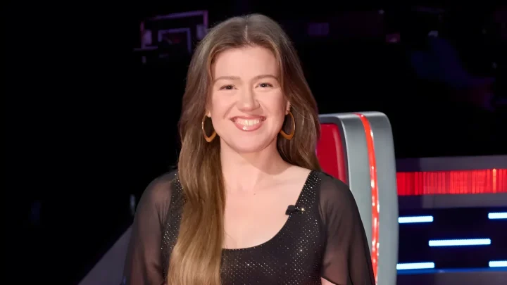 Kelly Clarkson Leaves Viewers Speechless on The Voice in an Embellished 1980s-Inspired Silhouette as Fans Crown Her the Ultimate Goddess