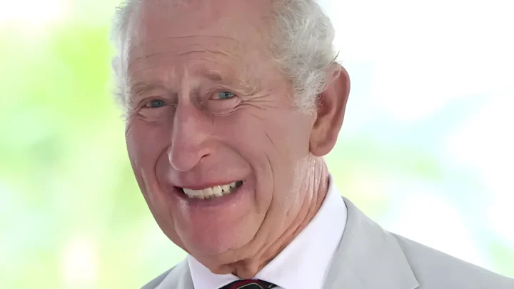King Charles Stunned by Boxer T-Shirt Featuring His Own Face During High-Stakes Caribbean Tour