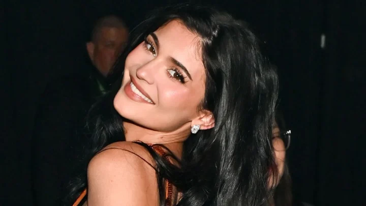 Kylie Jenner Abandons Her Signature Look for Kim Kardashian’s Skims Holiday Campaign as the Entire Sisterhood Reunites in Dramatic Festive Shoot
