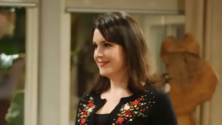 Melanie Lynskey Shuts Down 'Insane' $200,000 Two and a Half Men Salary Rumors: Here Is What She Actually Made per Episode