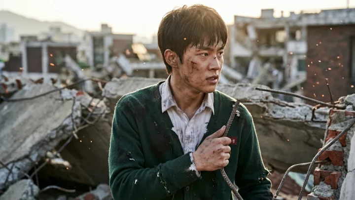 Cast of All of Us Are Dead Season 2 reuniting on stage at the Netflix Korea anniversary event