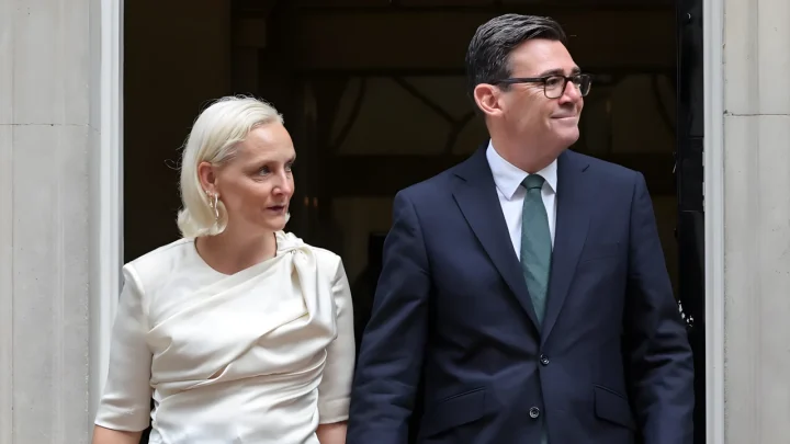 Polka Dots Just Got a High-Fashion Reset at 10 Downing Street: Why Marie-France van Heel’s Bold Choice Signals a Major Winter Trend