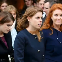 Sarah Ferguson Re-Emerges in London With Beatrice and Eugenie After Months Abroad Following Epstein Fallout