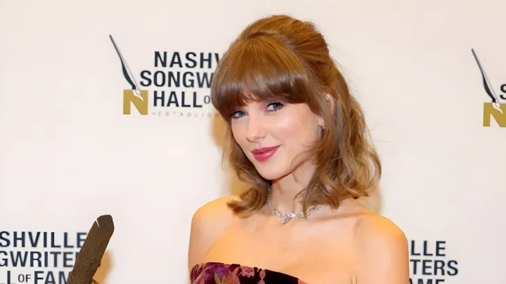 Taylor Swift Makes History as Youngest Nashville Songwriters Hall of Fame Inductee at 36 Before Settling a Hilarious Tour Bus Feud on Stage