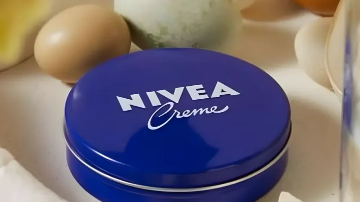 Why Dermatologists Point to the Classic Blue Tin Nivea Cream for Dry Cuticles and Post-Manicure Relief