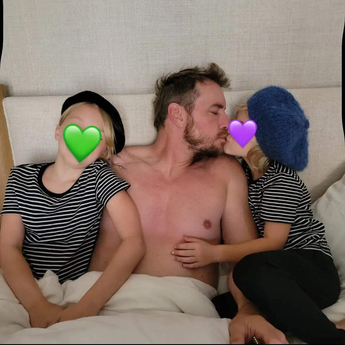 Dax Shepard with his two daughters