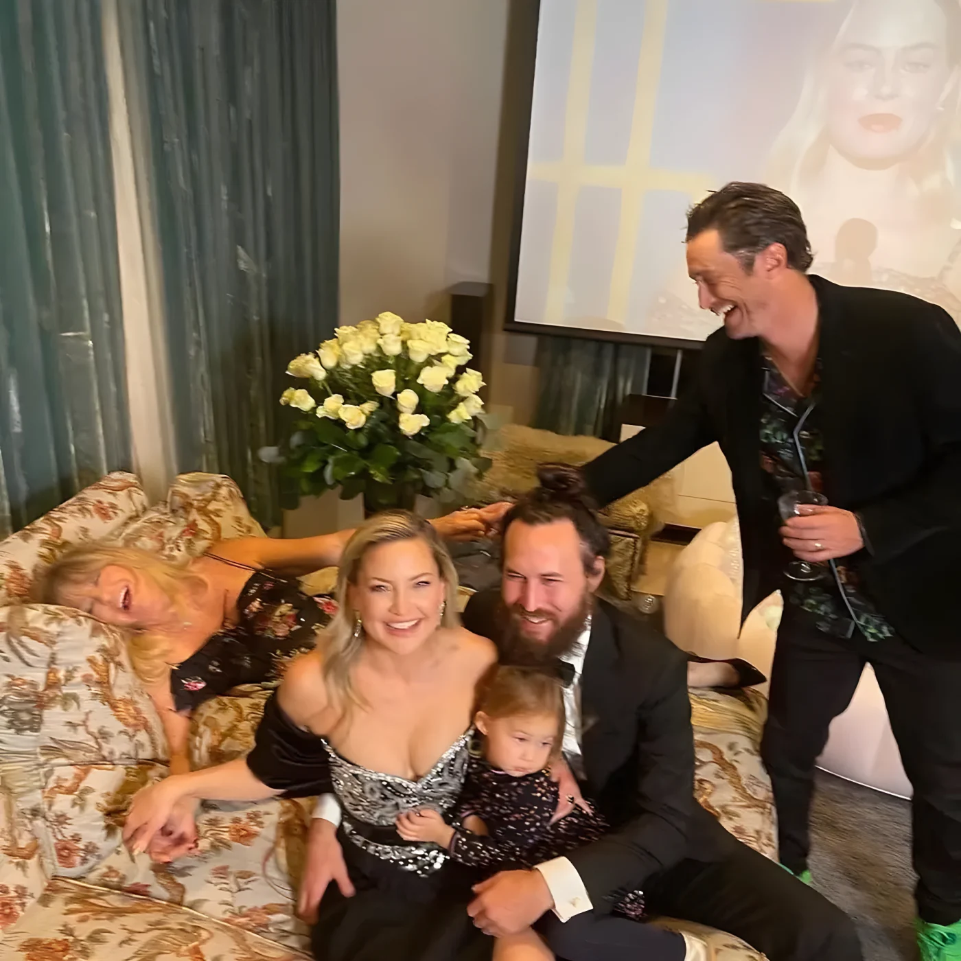 Goldie Hawn at home with Kate Hudson, Oliver Hudson, Kate