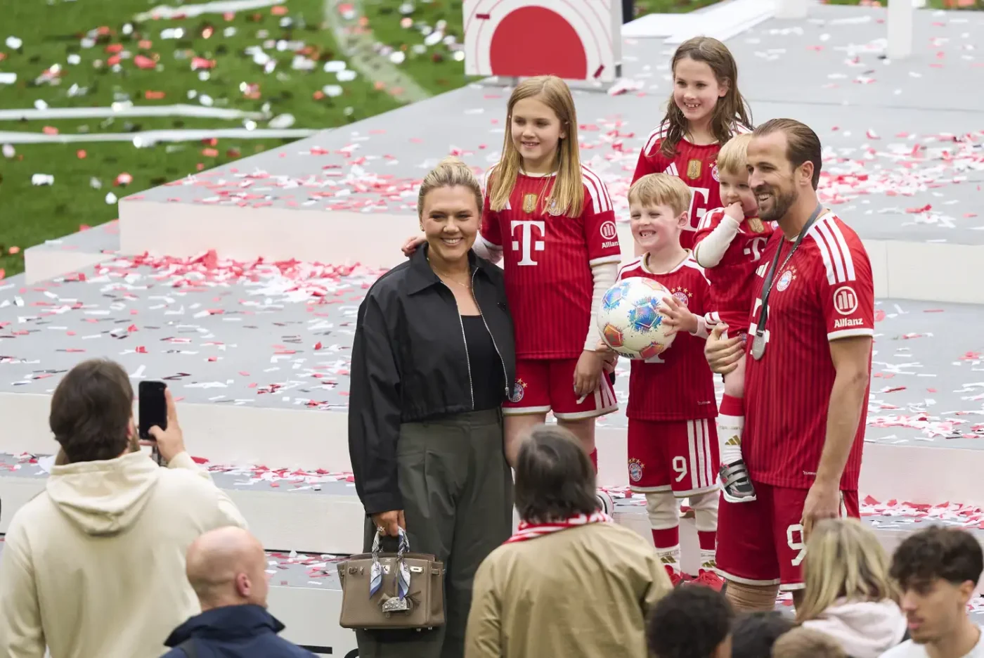 Harry Kane with wife Kate and children Ivy, Vivienne, Louis and Henry