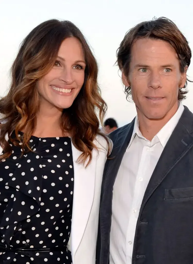 julia roberts danny moder red carpet