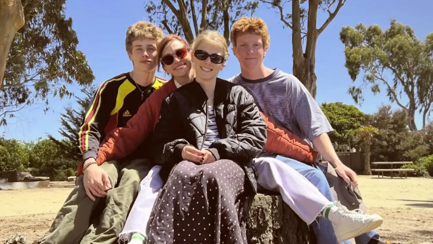Julia Roberts with her kids Hazel, Phinnaeus and Henry