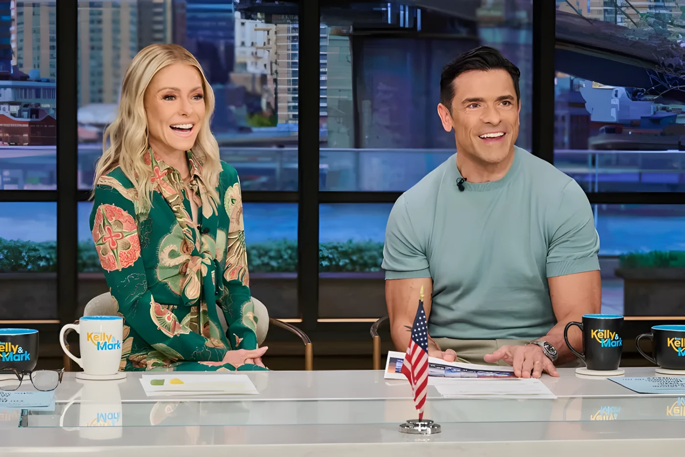 Kelly Ripa and Mark Consuelos on
