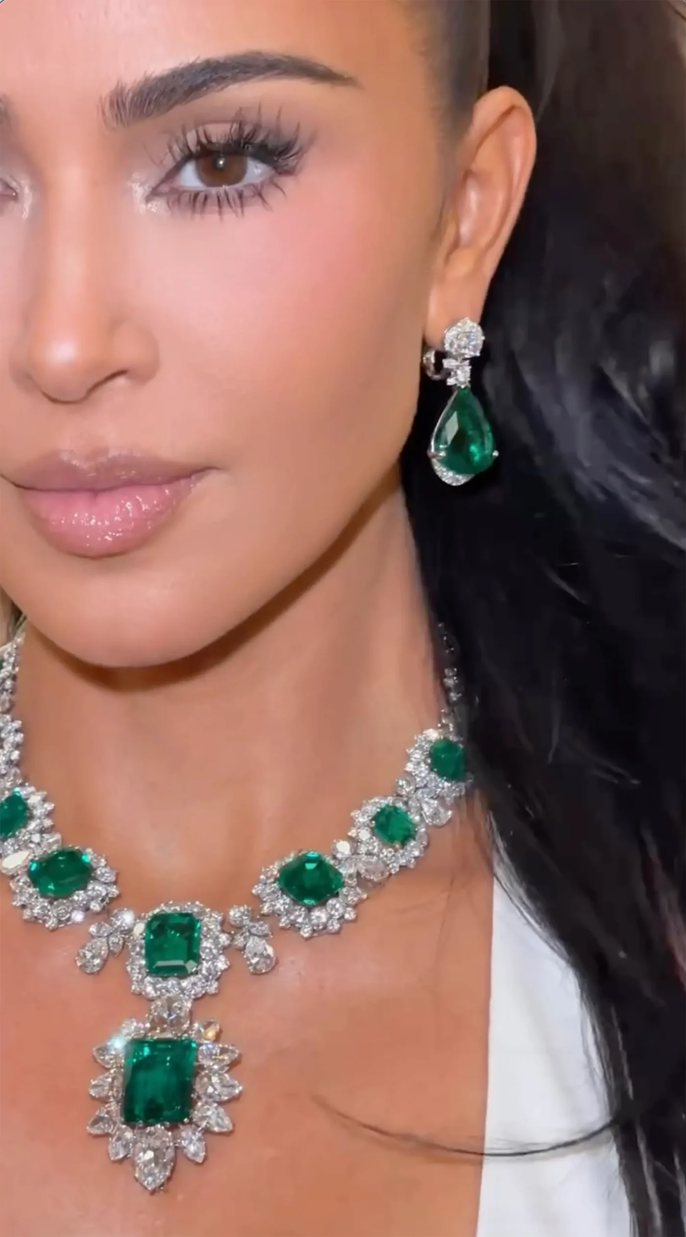 Kim Kardashian wearing Elizabeth Taylor