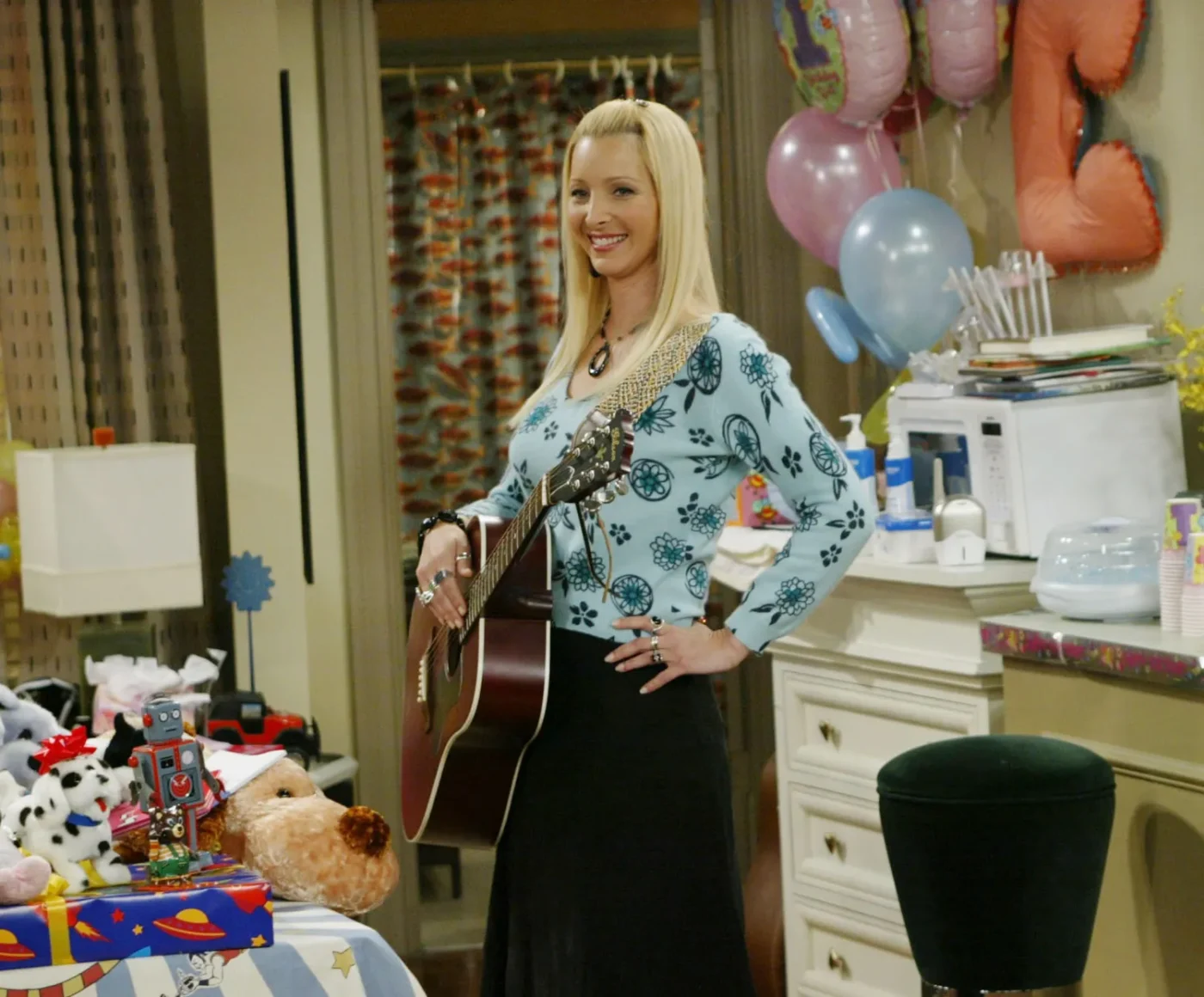 Lisa Kudrow as Phoebe Buffay on