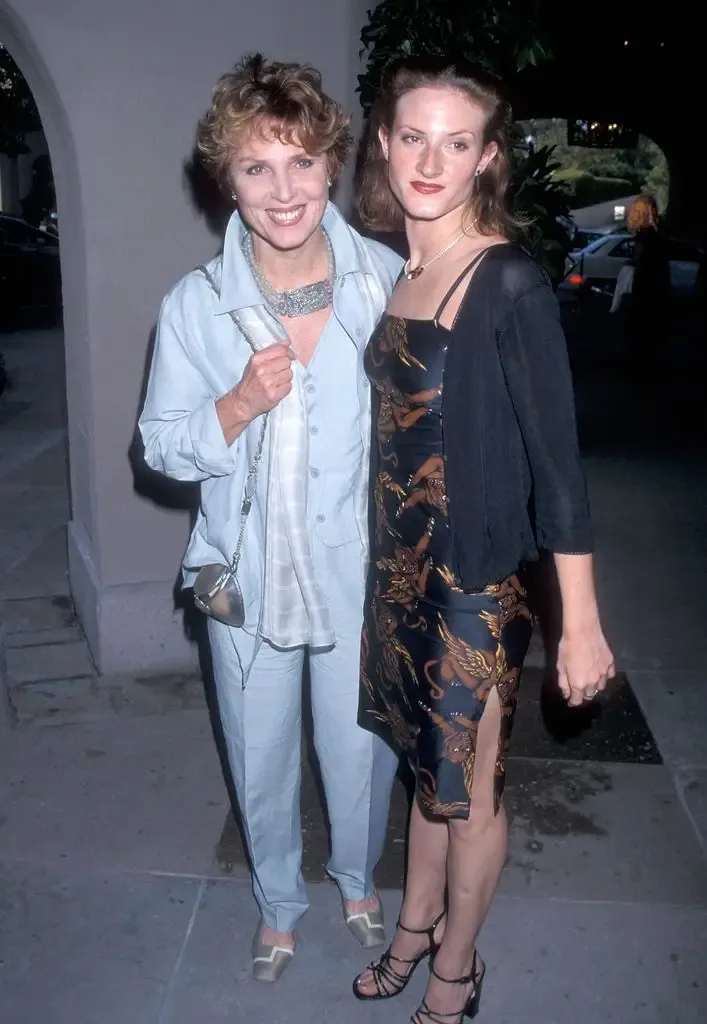 Mariette Hartley and Justine Boyriven pictured in 1998.