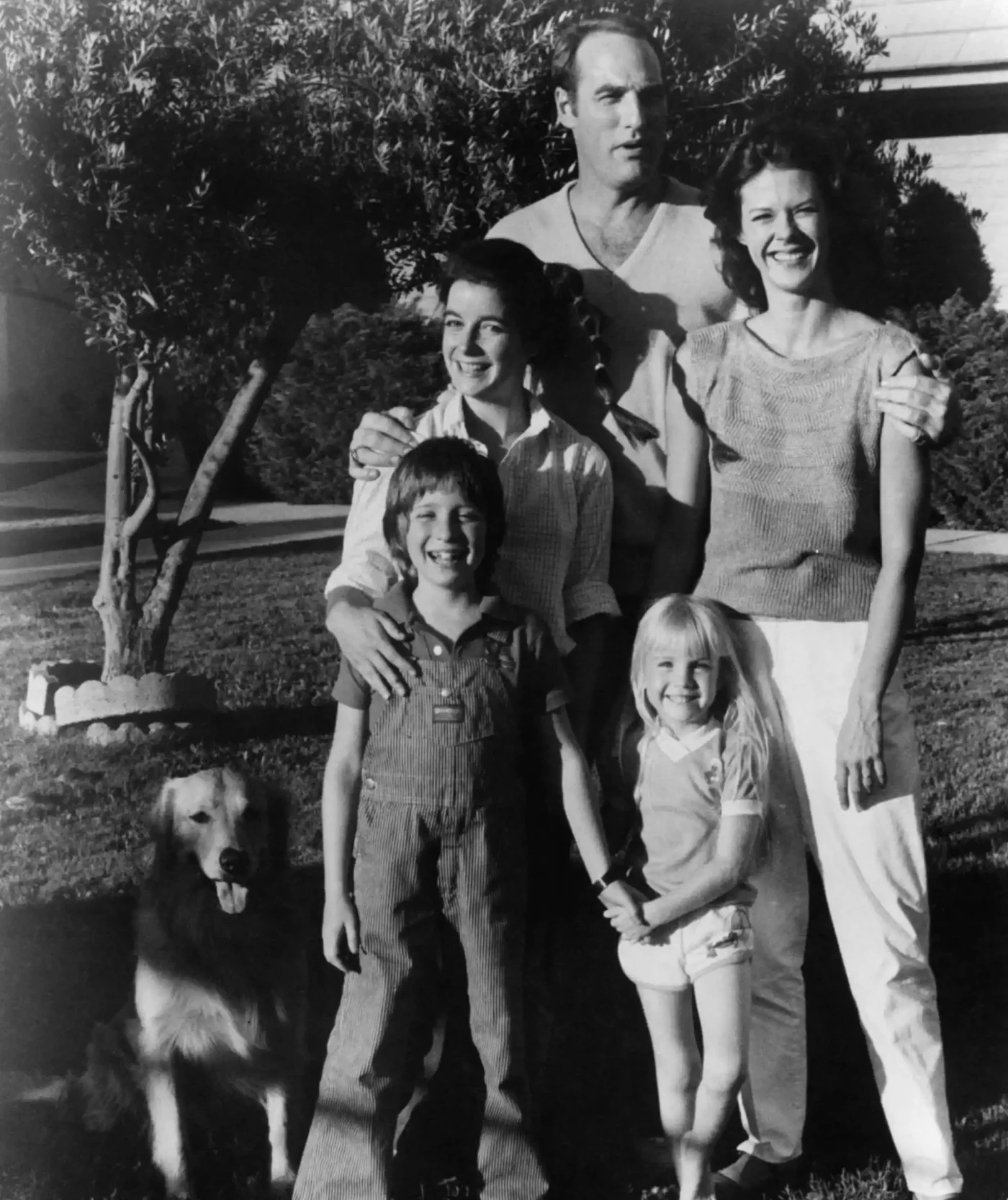 Oliver Robins, Dominique Dunne, Craig T Nelson, Heather O
