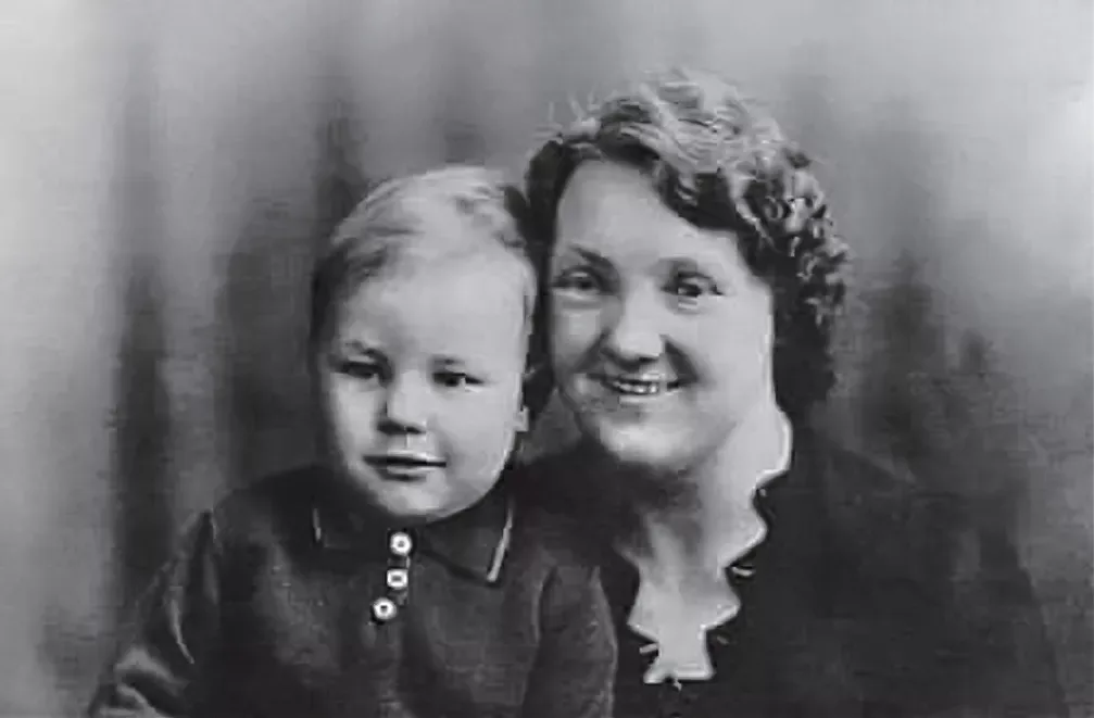 Patrick Stewart and his mother Gladys