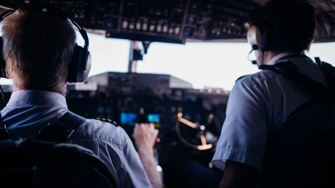 Cosa è accaduto sul volo Ita Airways e come funzionano i protocolli in quota