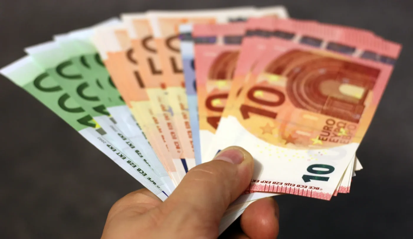 A cosa serve il contributo di 1.800 euro mensili?